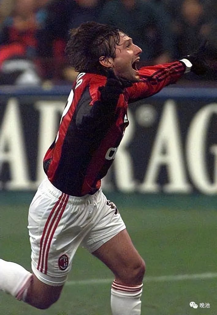  佛罗伦萨客场逼平领头羊  